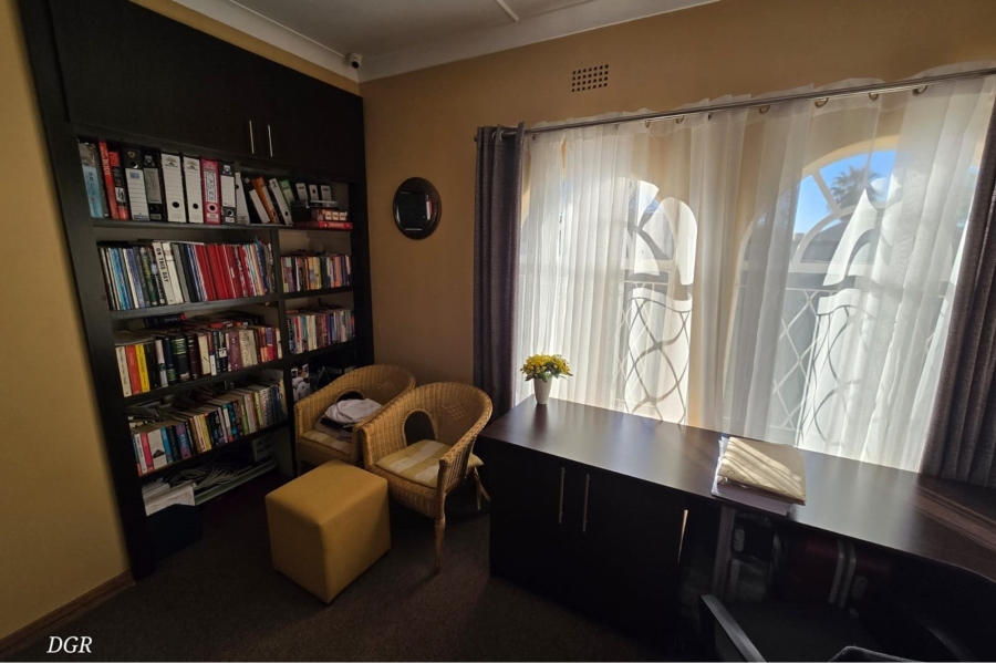 4 Bedroom Property for Sale in Hillcrest Northern Cape